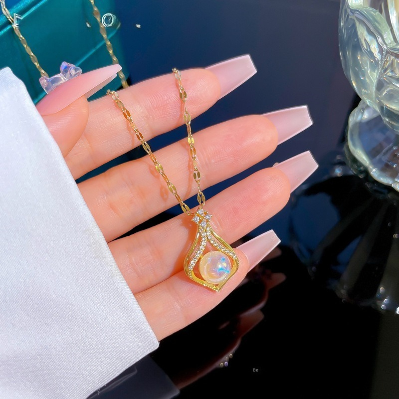 Collier de perles couleur or K - Pearl Trim Chain avis et prix
